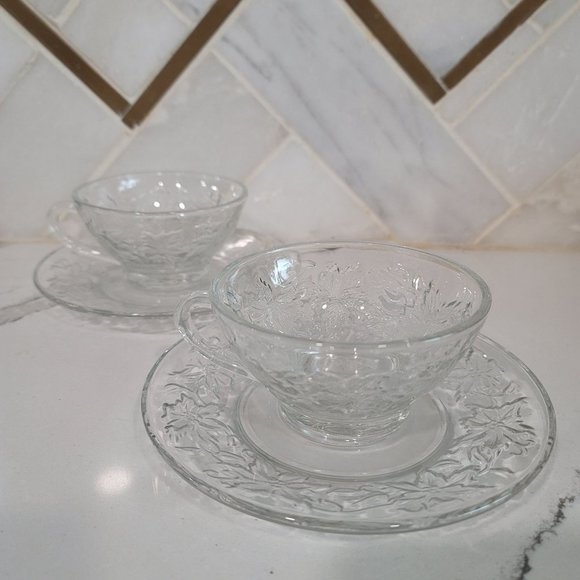 Princess House Fantasia Poinsettia glass Coffee Tea Cups / Saucers set of 2 - Picture 10 of 10